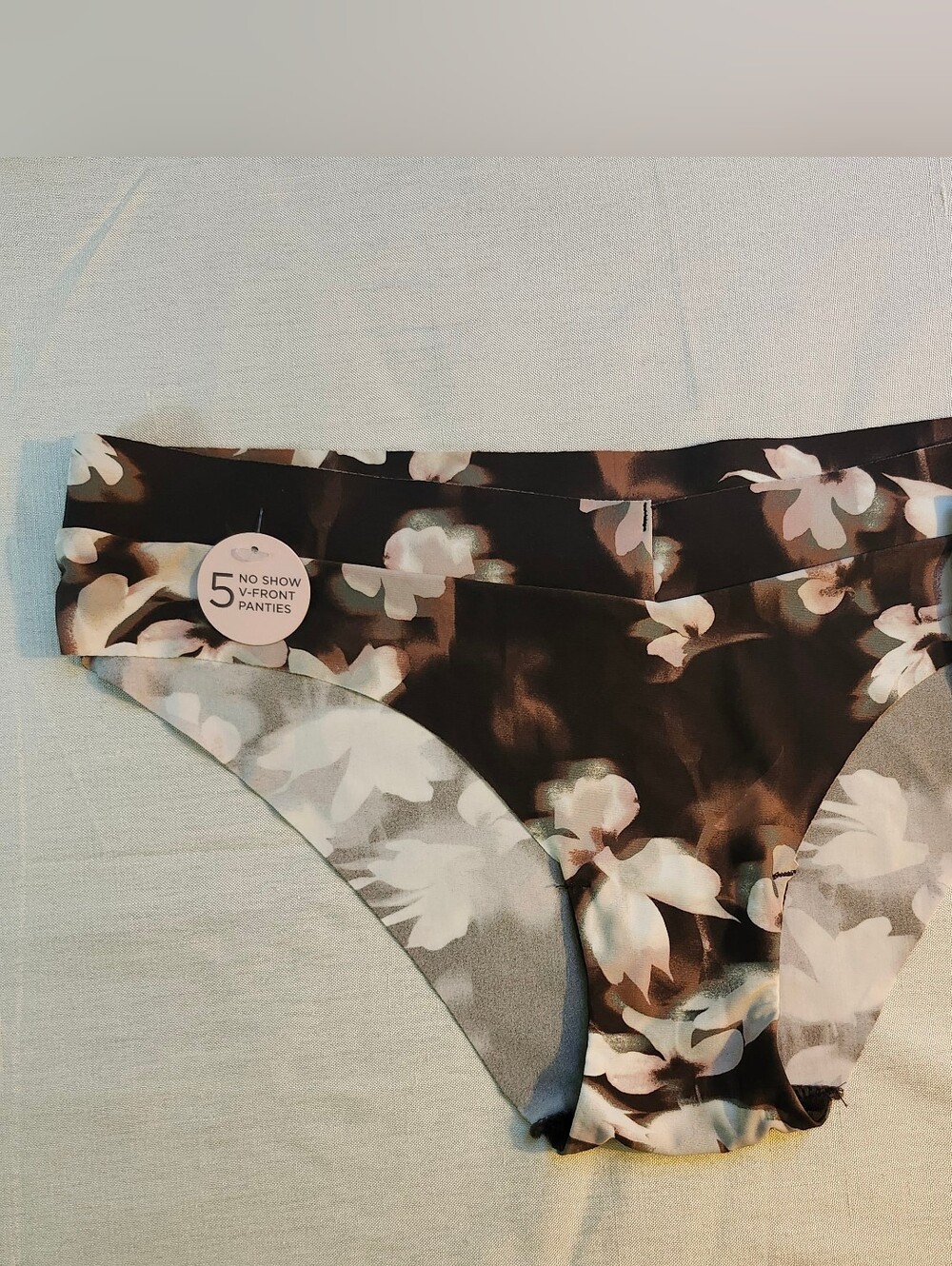 BNWT Danskin sleepwear and intimates No show women's panties v-front sz Large